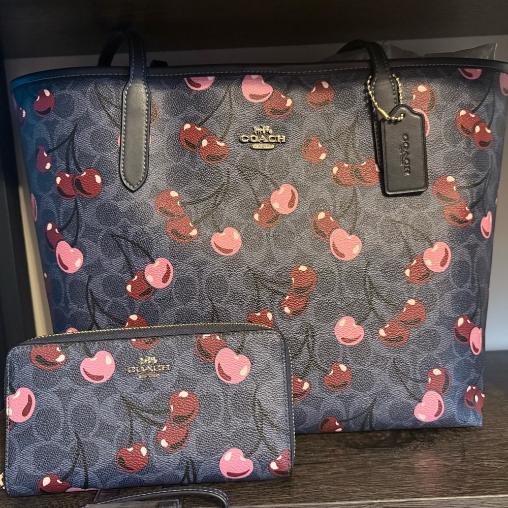 ❌❌SOLD❌❌NWT Coach Cherry Print Tote and Lg Matching Wallet 🍒🤩